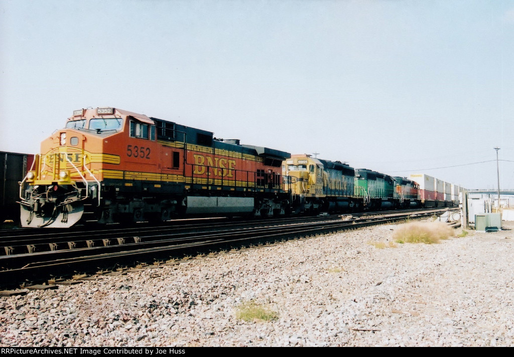 BNSF 5352 East